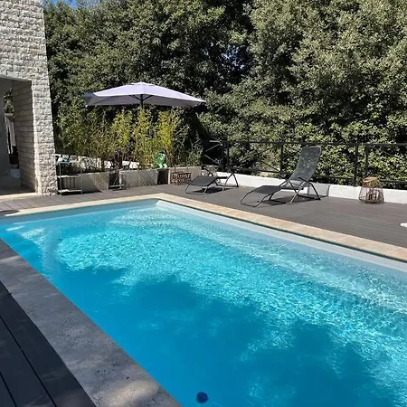 Piscine Les Pieds Dans L'eau Daire *